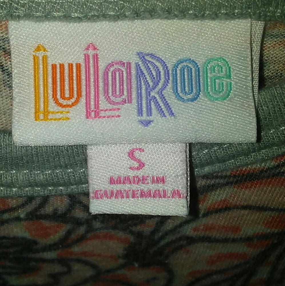 Small Randy T (Lularoe) - Picture 2 of 2